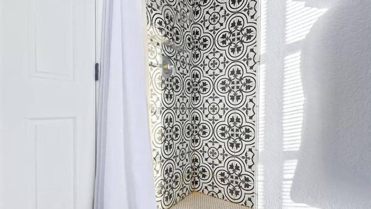 Photo of Bathroom in Estate Grove Valencia Est