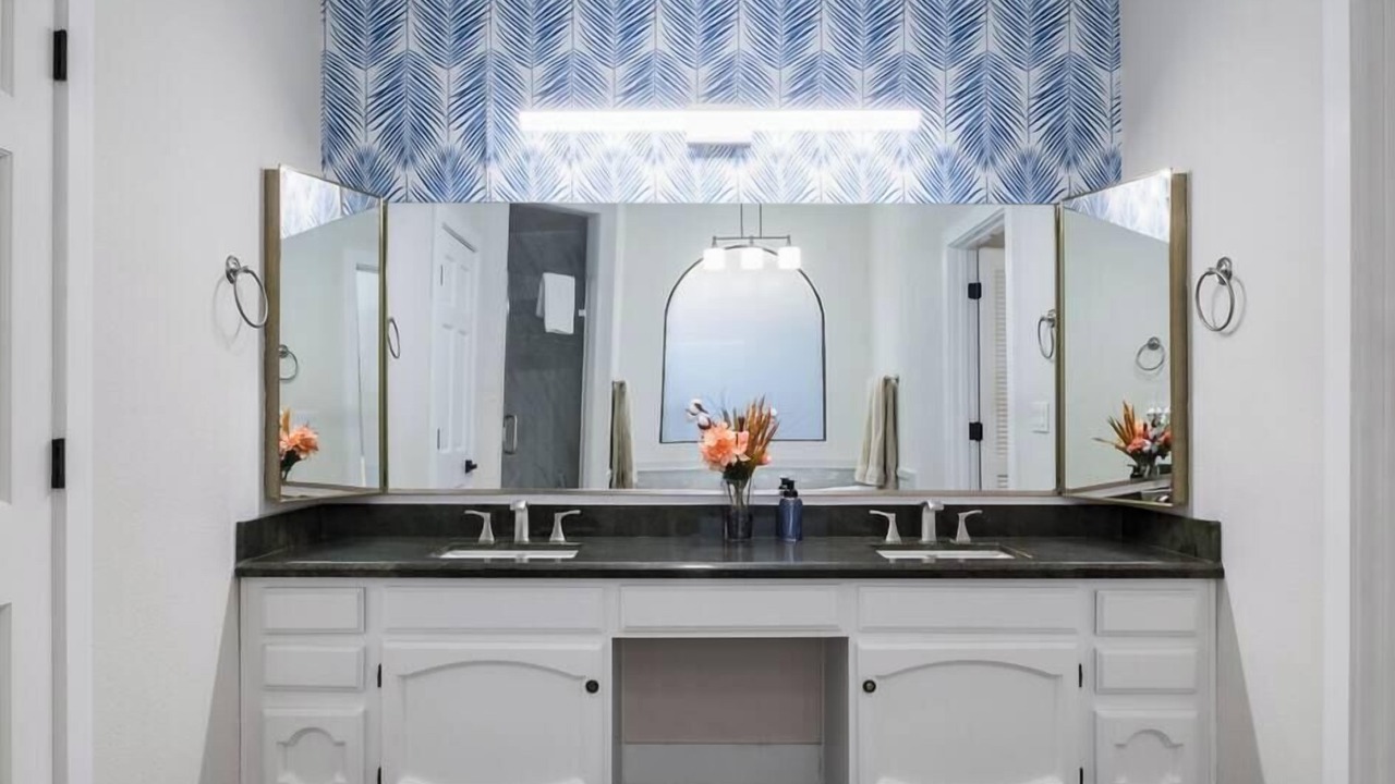 Photo of Bathroom in Estate Grove Valencia Est