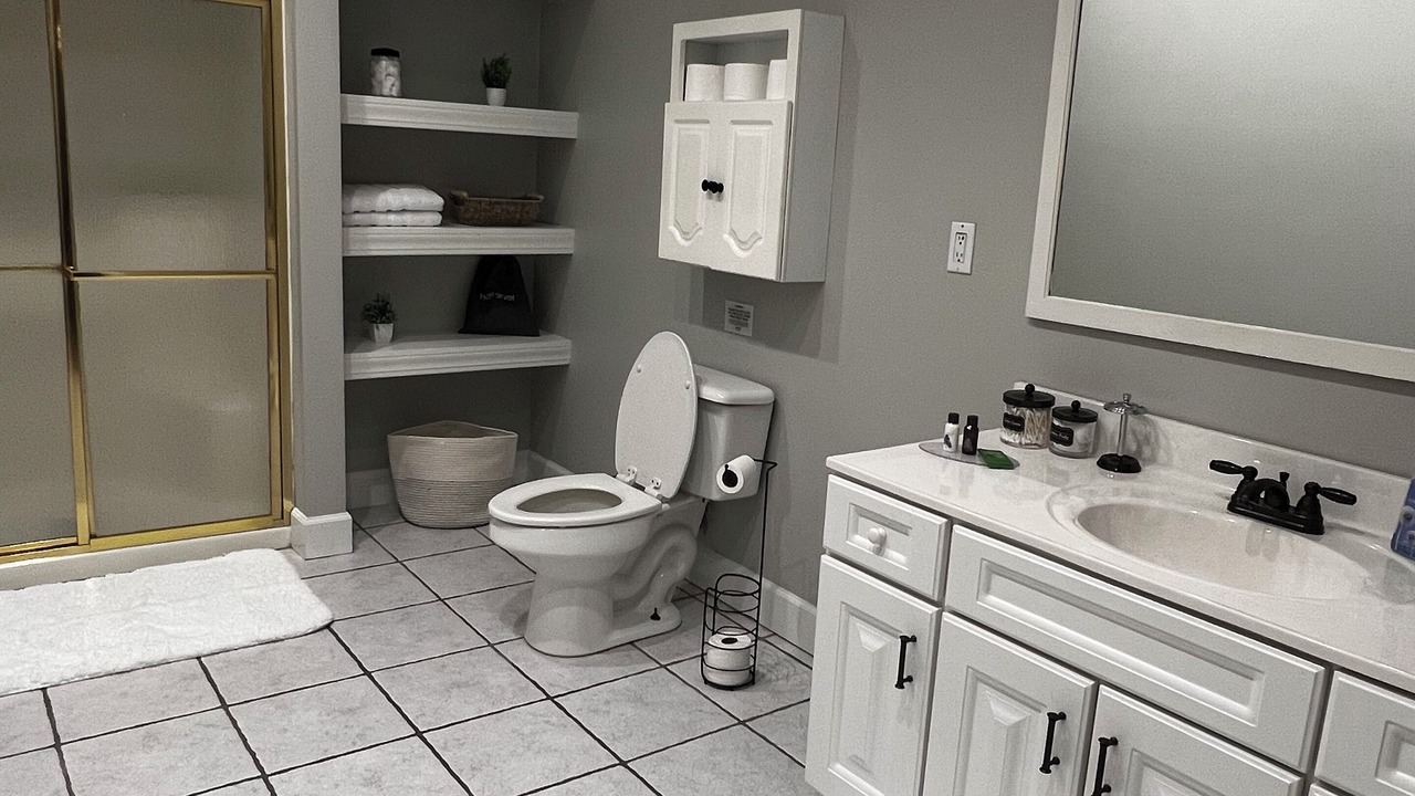 Photo of Bathroom in Dayhoit