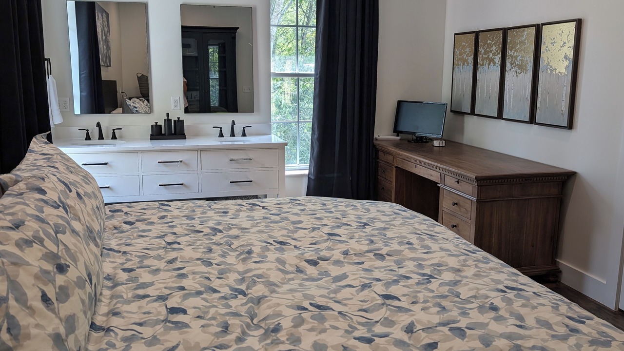 Photo of Bedroom in Maryville