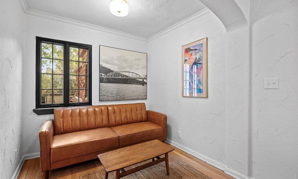 Photo of Livingroom in Shadyside