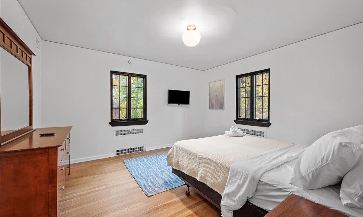 Photo of Bedroom in Shadyside