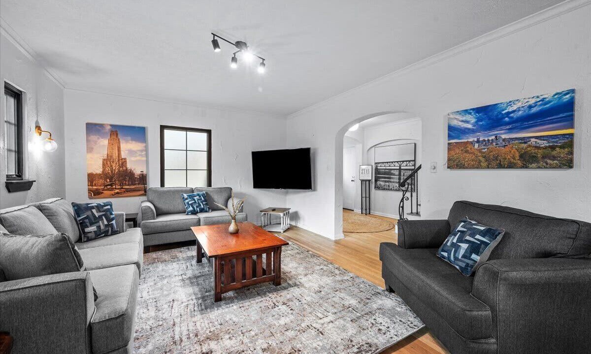 Photo of Livingroom in Shadyside