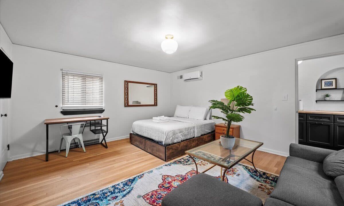 Photo of Bedroom in Shadyside