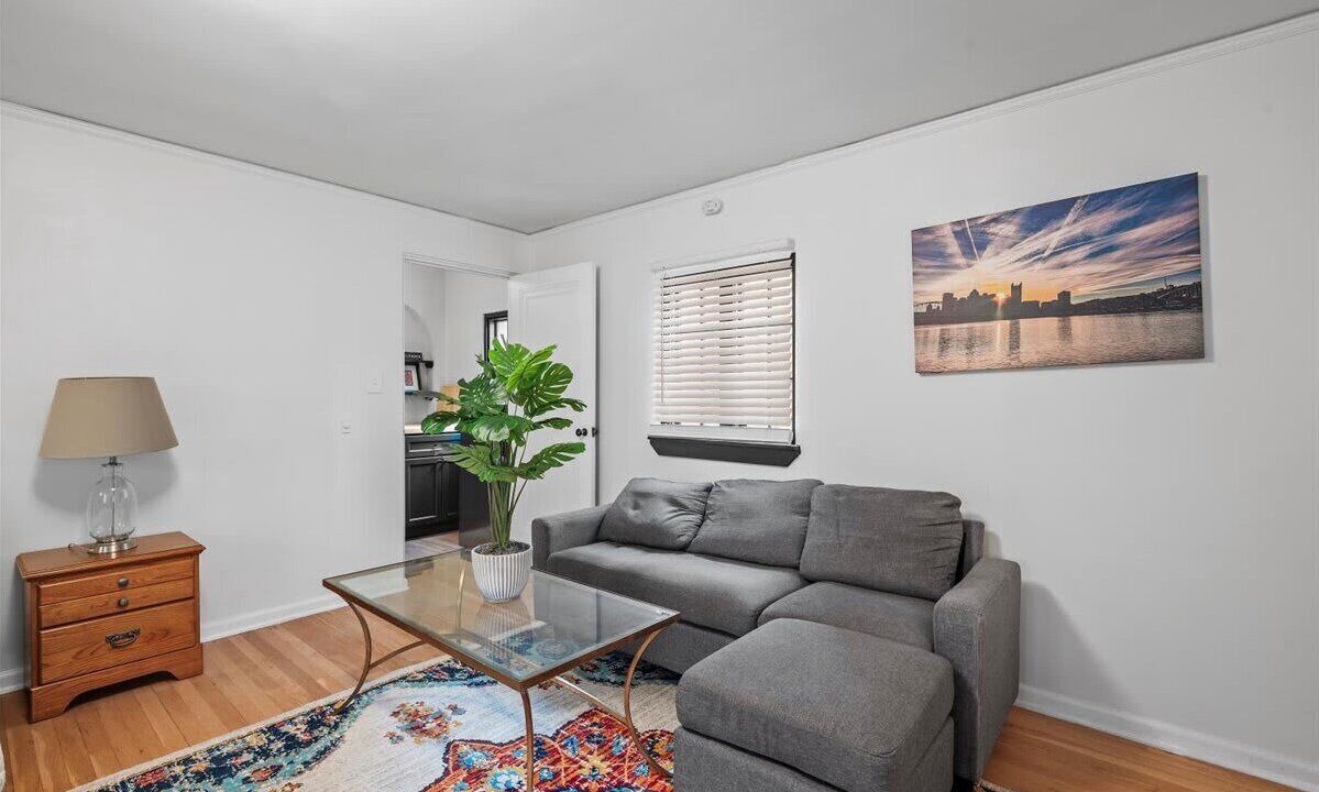 Photo of Livingroom in Shadyside