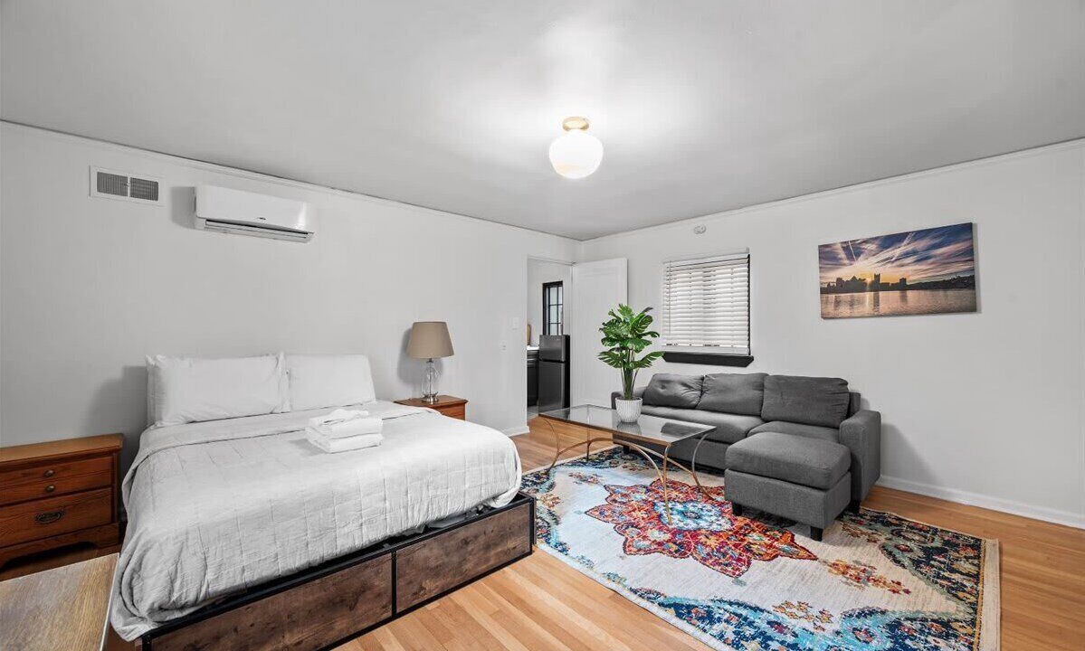 Photo of Bedroom in Shadyside