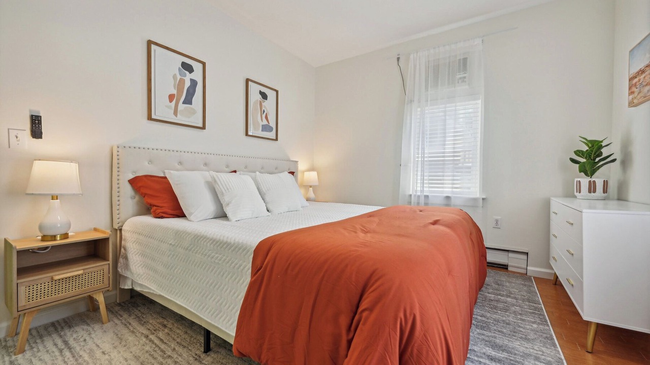 Photo of Bedroom in Teaneck