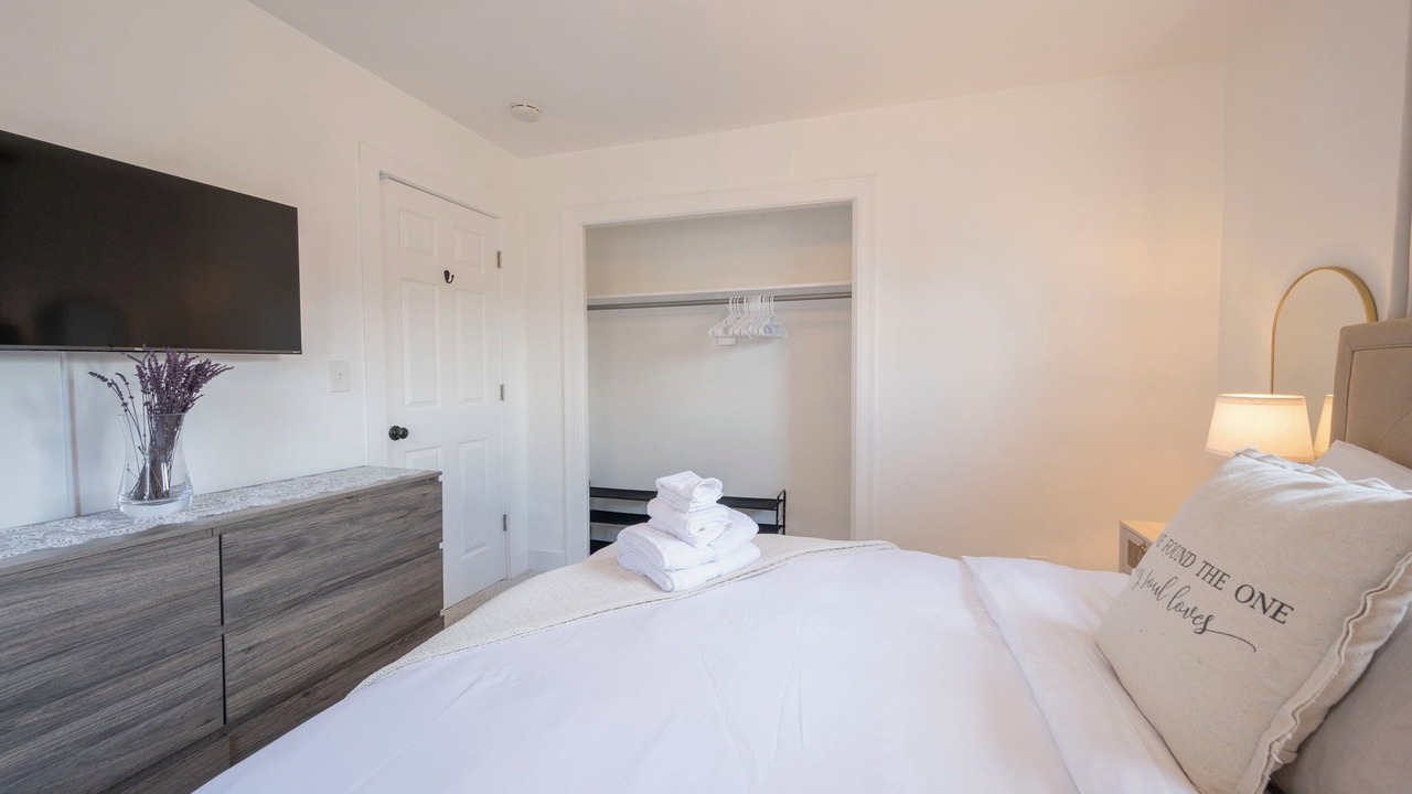 Photo of Bedroom in Golf Manor