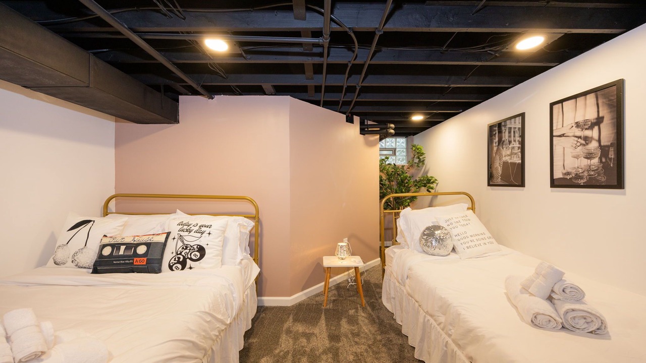 Photo of Bedroom in Golf Manor