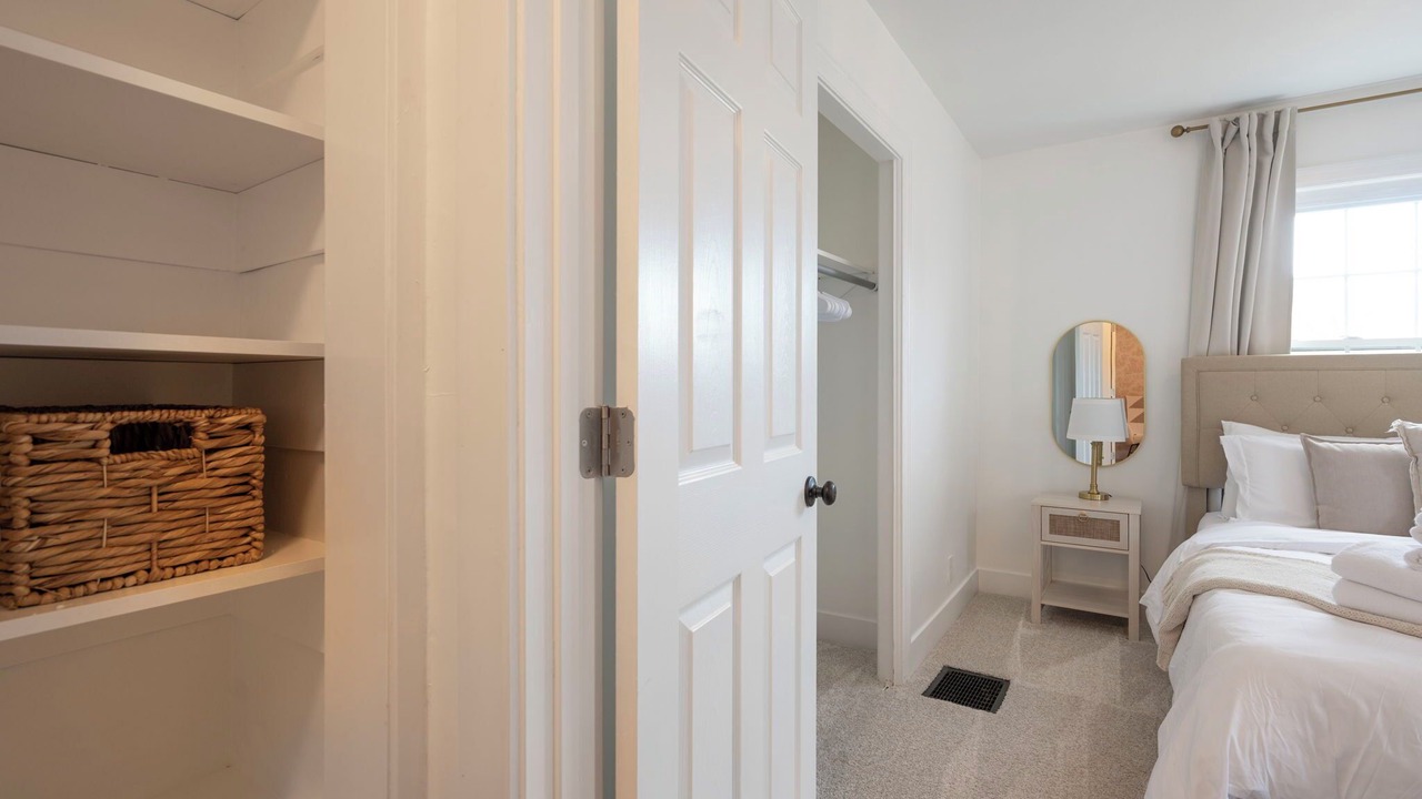 Photo of Bedroom in Golf Manor