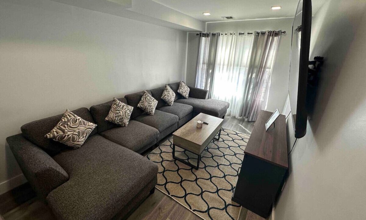 Photo of Livingroom in Paterson