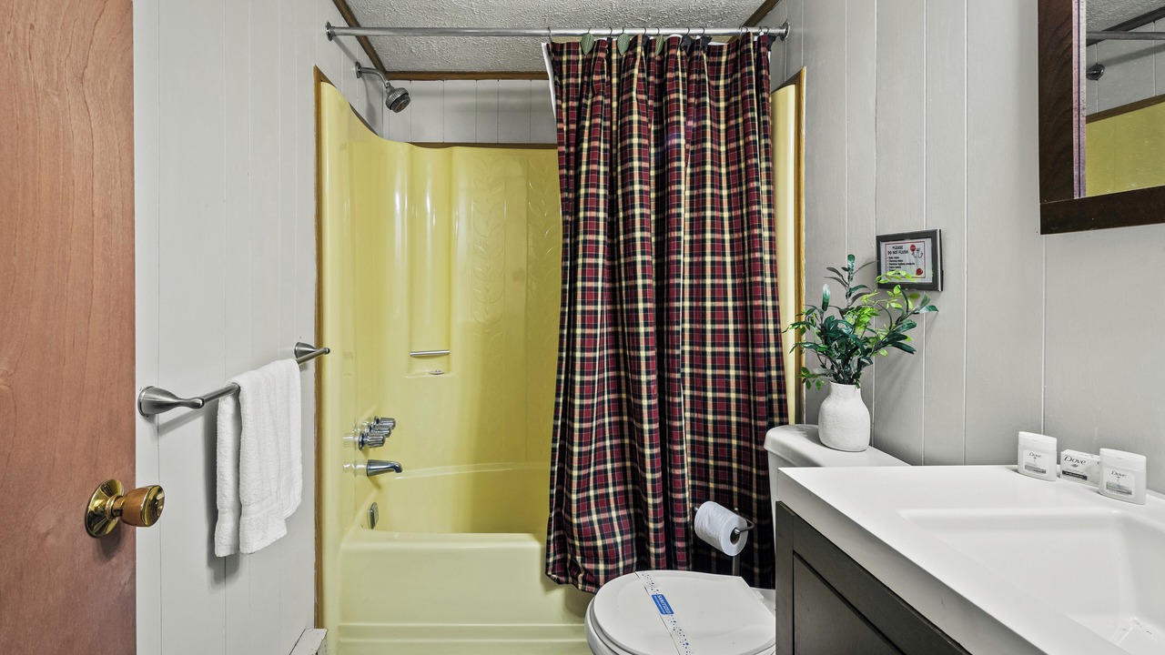 Photo of Bathroom in Long Pond