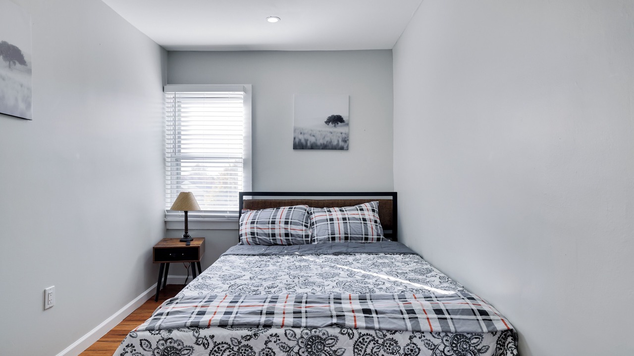 Photo of Bedroom in Weequahic