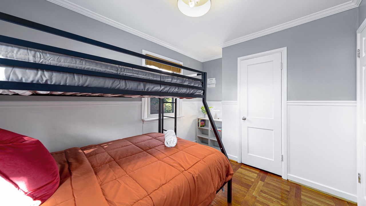 Photo of Bedroom in Arlington Heights