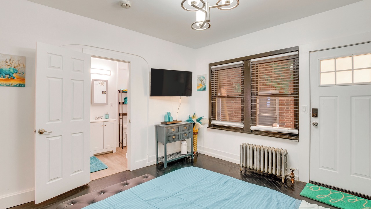 Photo of Bedroom in Weequahic