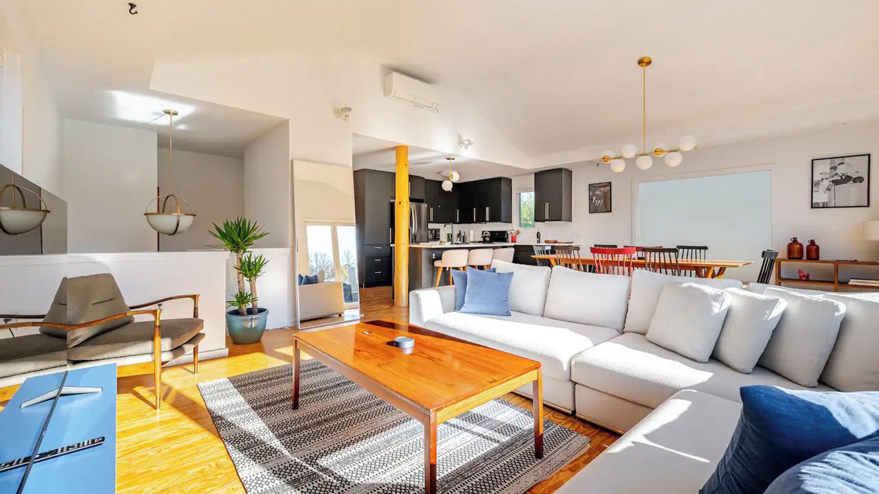 Photo of Livingroom in Saugerties