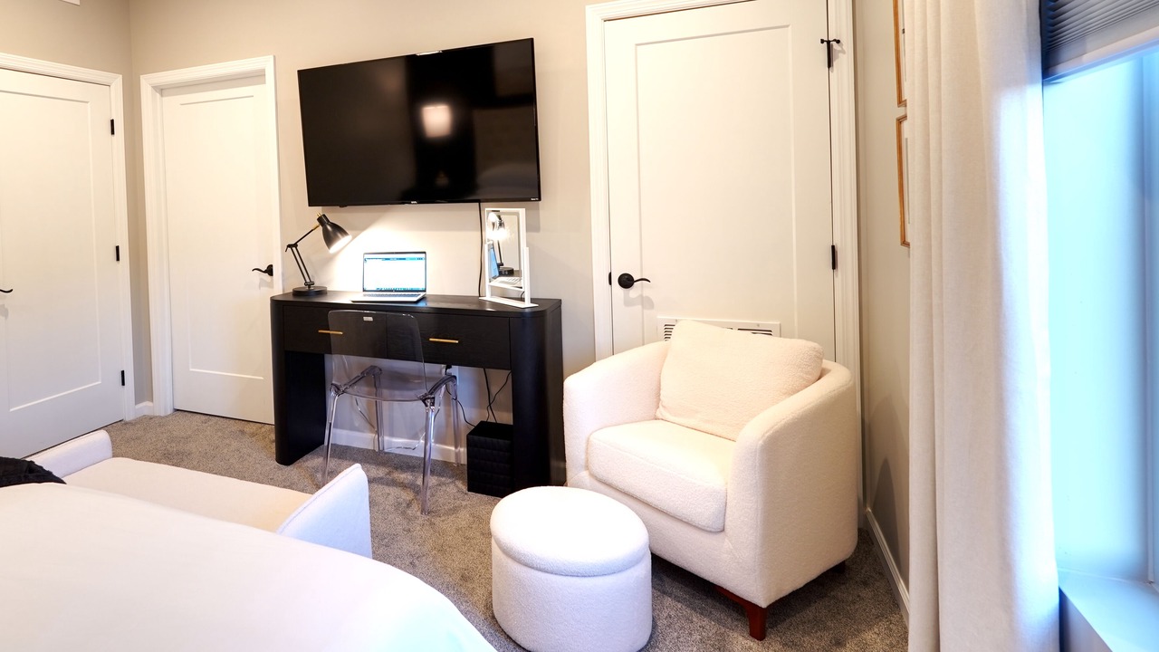 Photo of Bedroom in Lower Lawrenceville