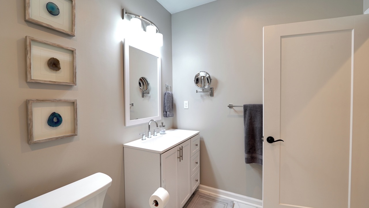 Photo of Bathroom in Lower Lawrenceville