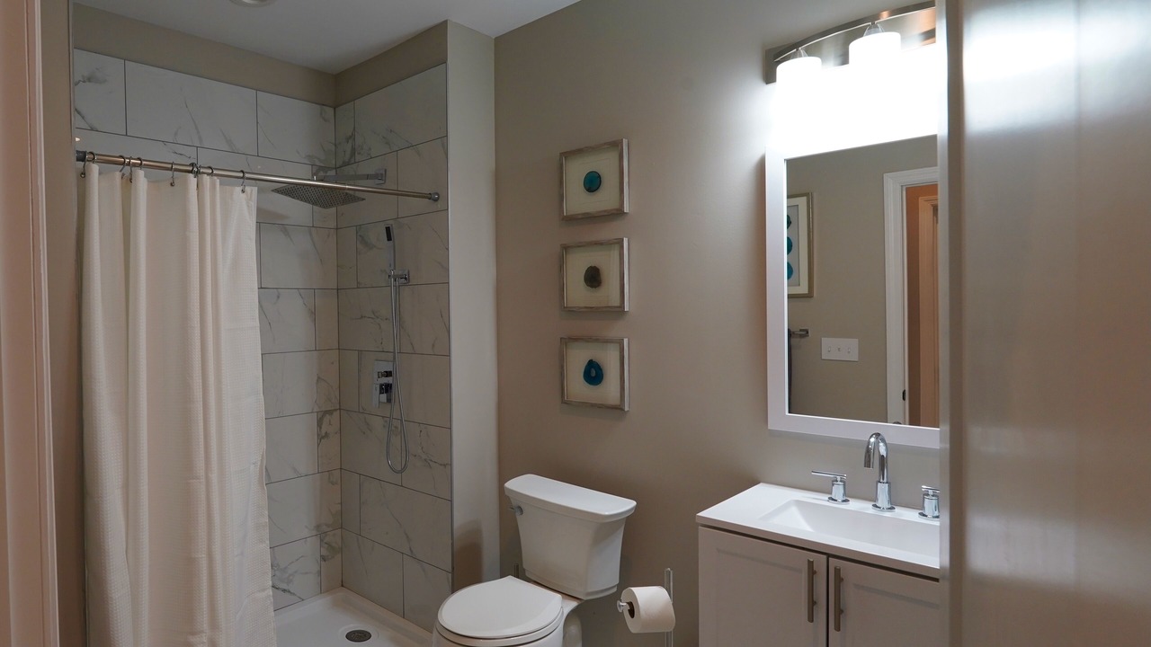 Photo of Bathroom in Lower Lawrenceville