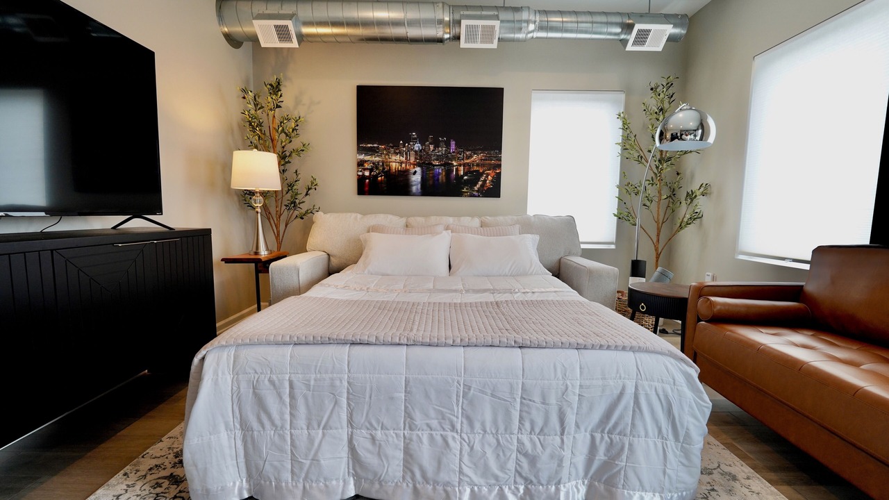 Photo of Bedroom in Lower Lawrenceville