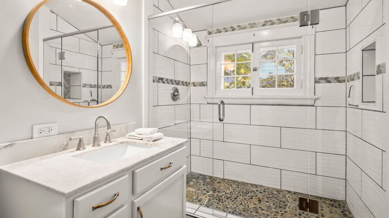 Photo of Bathroom in Oakley