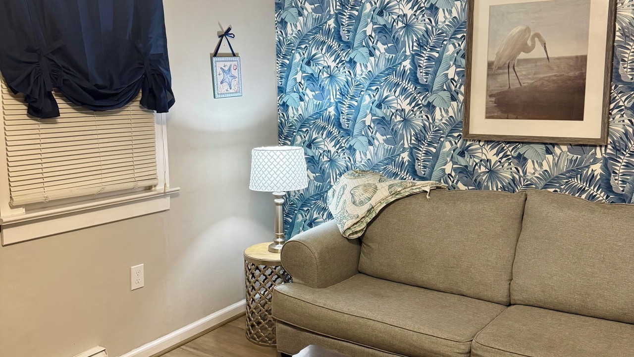 Photo of Livingroom in Town Bank