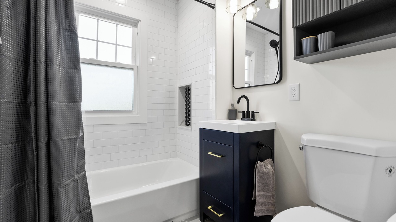 Photo of Bathroom in Audubon