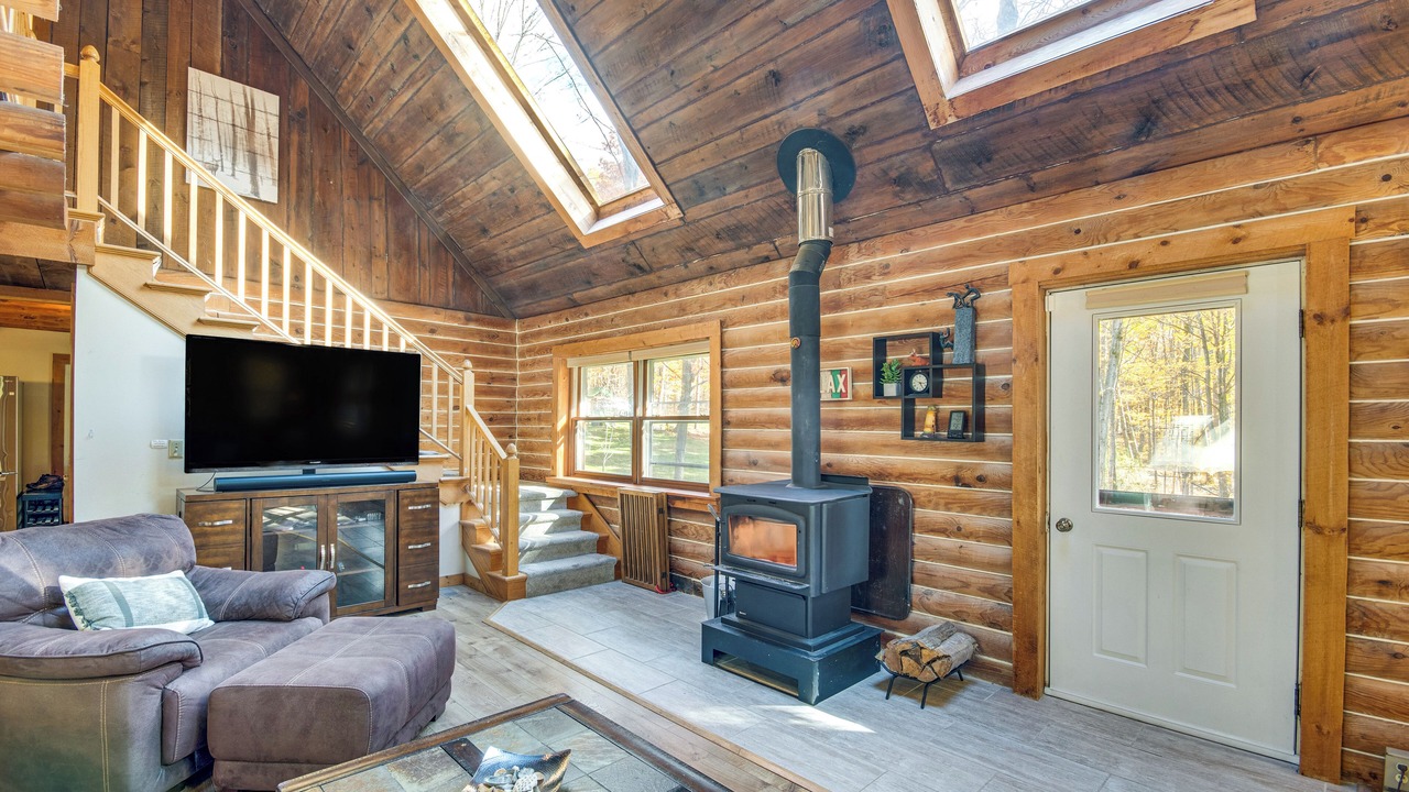 Photo of Livingroom in Lansing