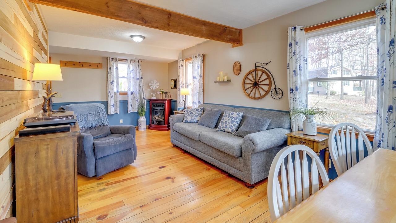 Photo of Livingroom in Rosedale