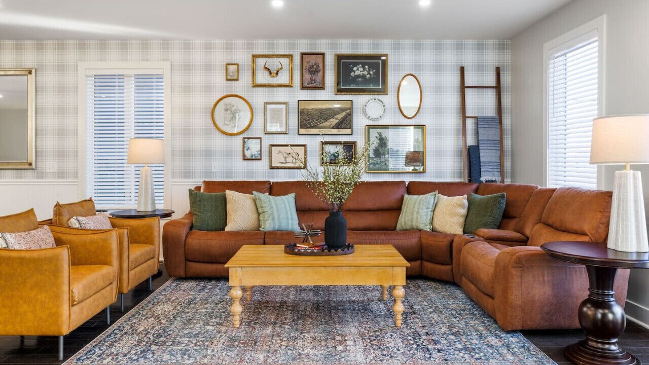 Photo of Livingroom in Lower Lawrenceville