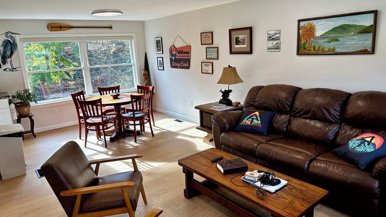 Photo of Livingroom in Dauphin