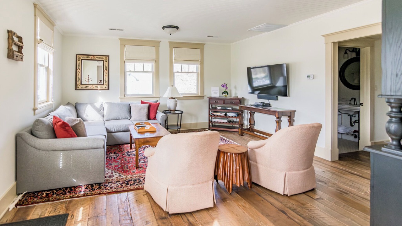 Photo of Bedroom in Warm Springs