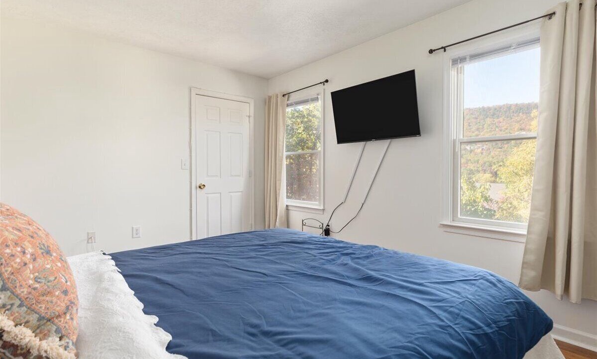 Photo of Bedroom in Massanutten