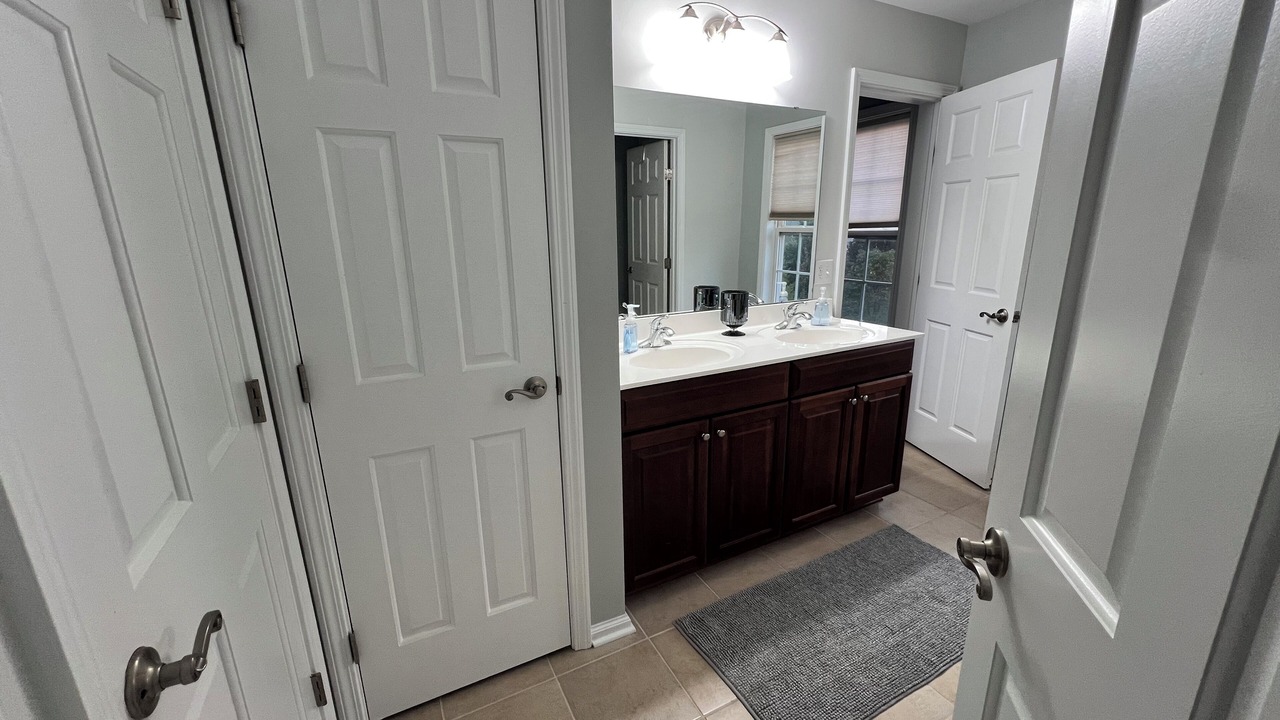 Photo of Bathroom in Maxwell