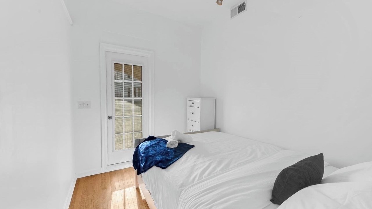 Photo of Bedroom in Communipaw