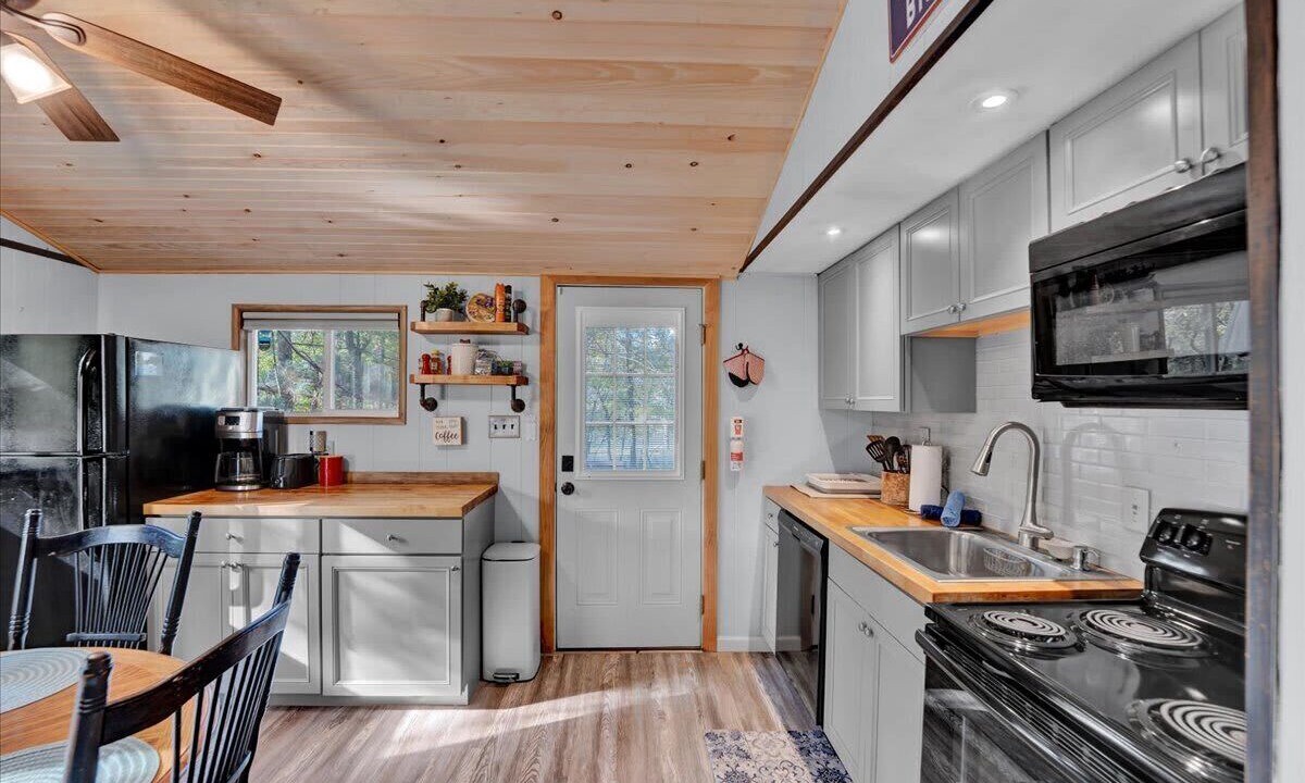 Photo of Kitchen in Long Pond