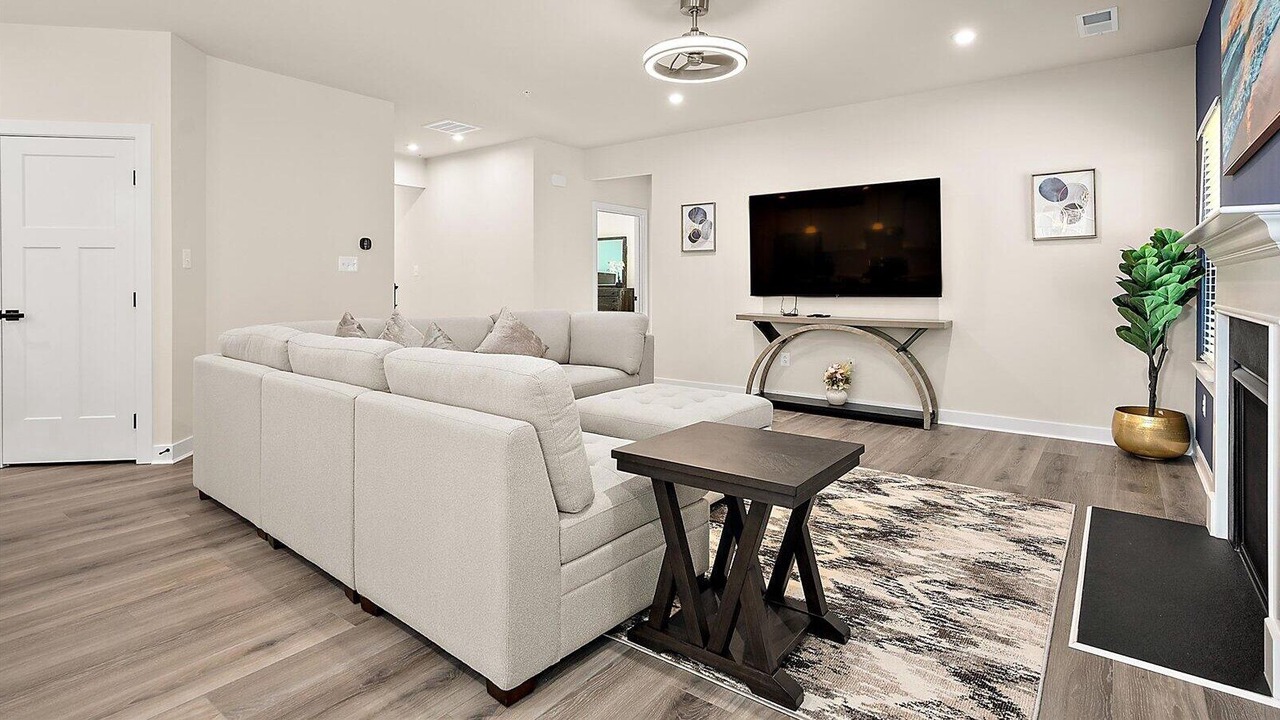 Photo of Livingroom in Bayside