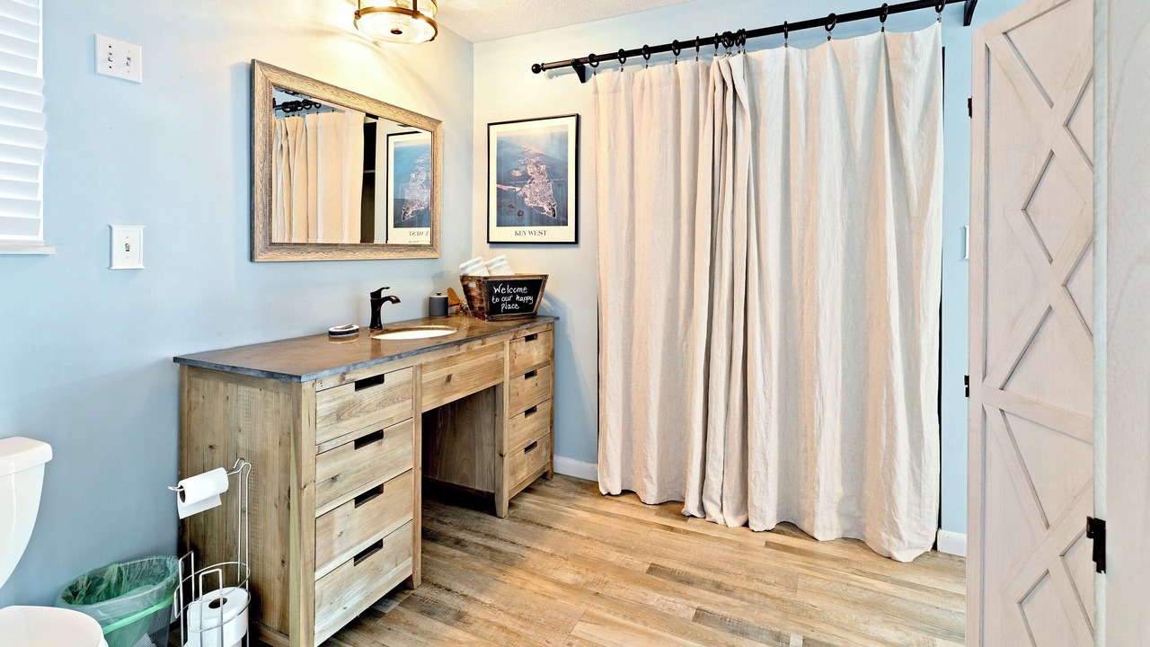 Photo of Bathroom in Ten Mile