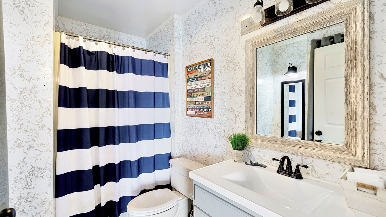 Photo of Bathroom in Ten Mile