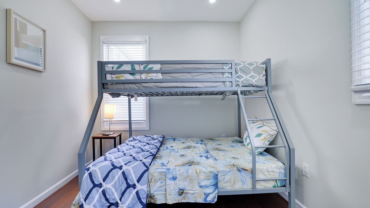 Photo of Bedroom in Weequahic