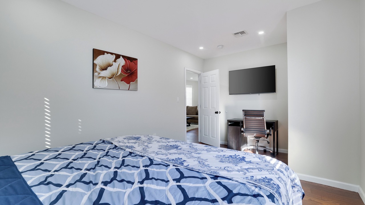 Photo of Bedroom in Weequahic