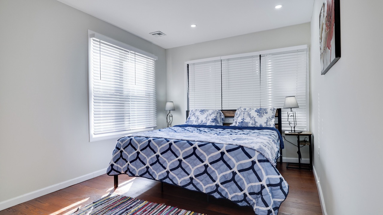 Photo of Bedroom in Weequahic