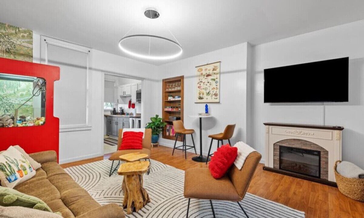 Photo of Livingroom in Lawrenceville