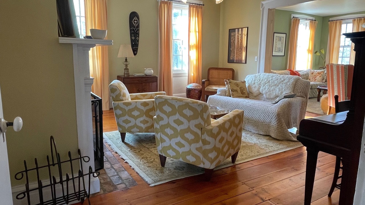 Photo of Livingroom in Red Hook