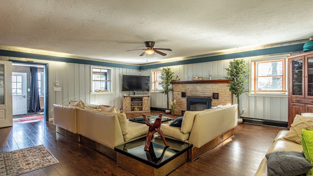 Photo of Livingroom in Lake City