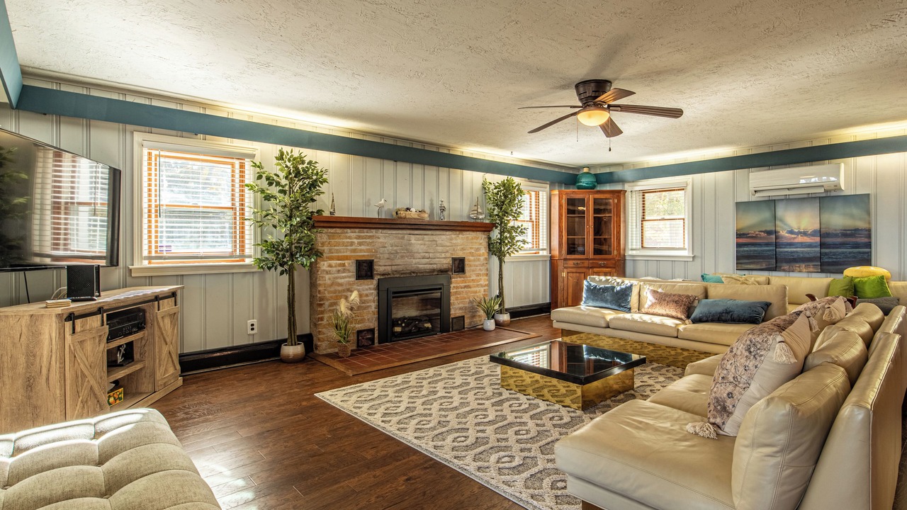 Photo of Livingroom in Lake City