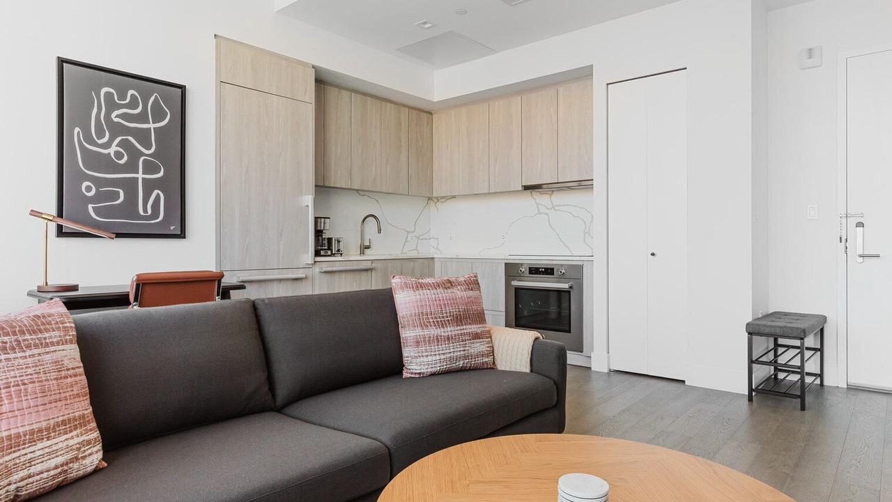 Photo of Livingroom in Peter Cooper Village
