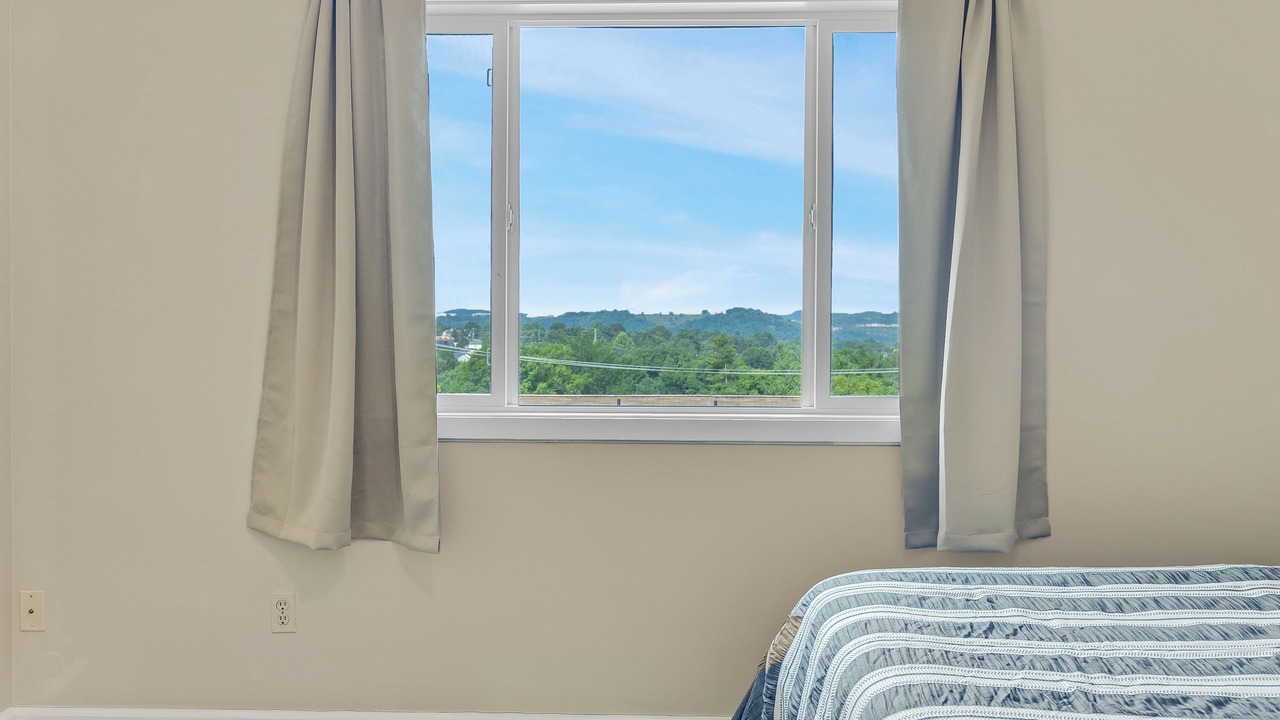 Photo of Bedroom in Star City
