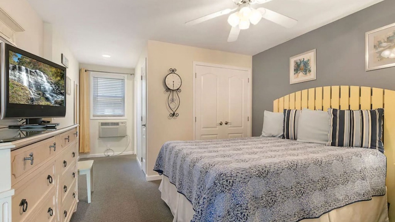 Photo of Bedroom in Beach Haven