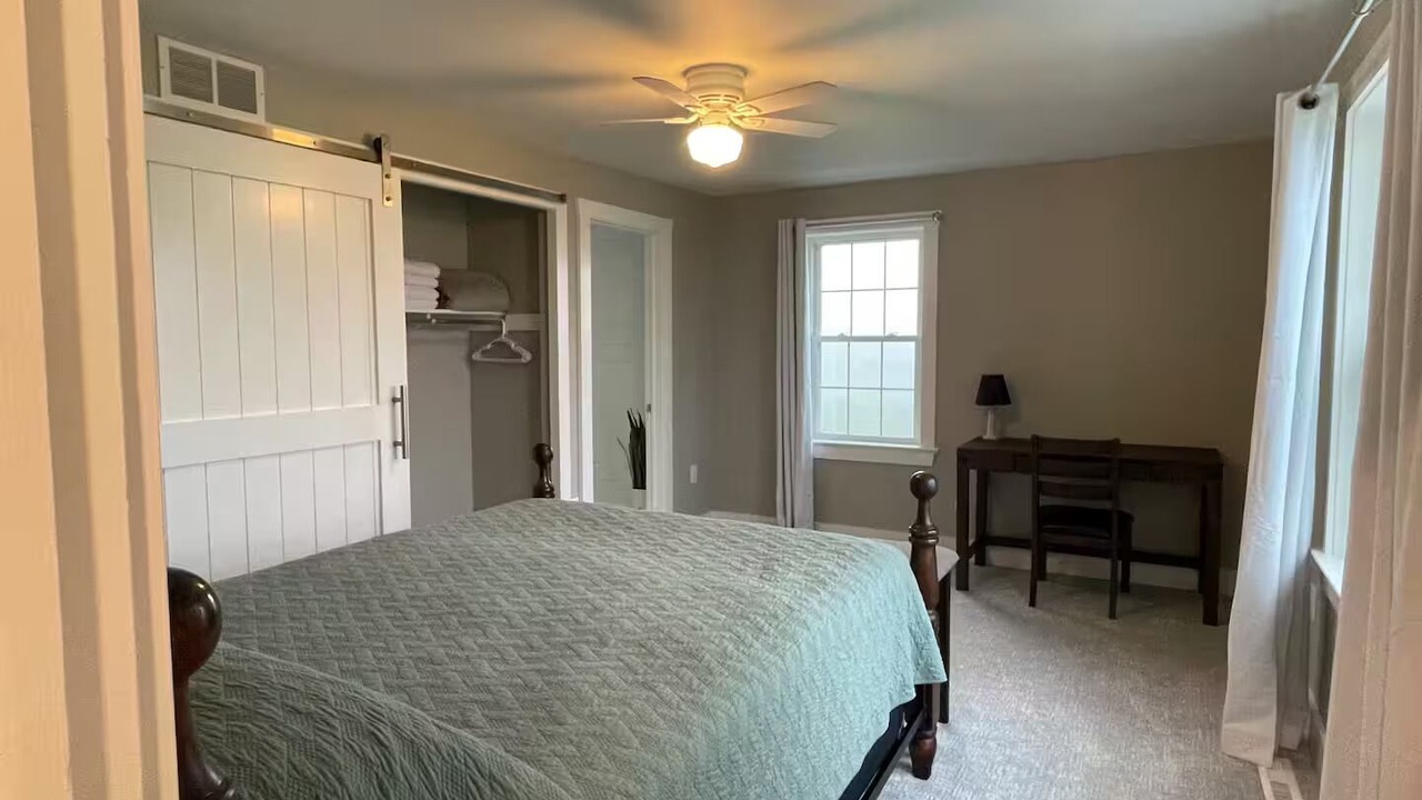 Photo of Bedroom in Leola